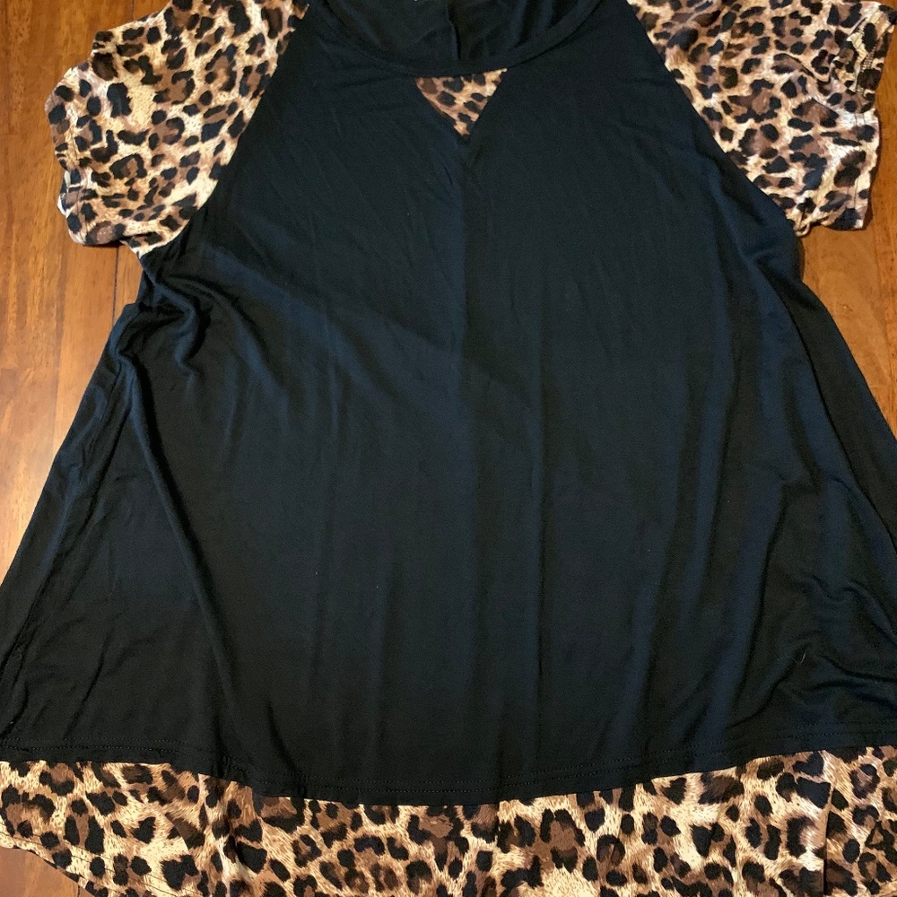 Larace Leopard Print Hem Tunic Top Size XL